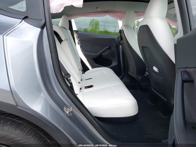 2024 Tesla Model Y Long Range Dual Motor All-wheel Drive მანქანა იყიდება აუქციონზე, vin: 7SAYGDEE7RA314074, აუქციონის ნომერი: 45150222