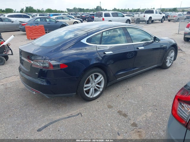2014 Tesla Model S მანქანა იყიდება აუქციონზე, vin: 5YJSA1S12EFP48713, აუქციონის ნომერი: 45150328