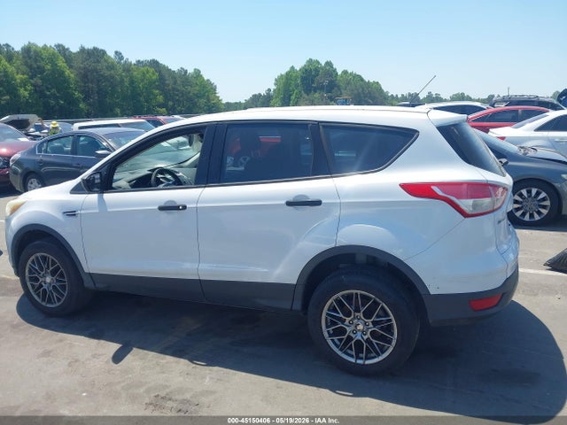 Продажа на аукционе авто 2014 Ford Escape S, vin: 1FMCU0F7XEUB21779, номер лота: 45150406