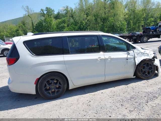 45150439 :رقم المزاد ، 2C4RC1BG3JR175543 vin ، 2018 Chrysler Pacifica Touring L مزاد بيع