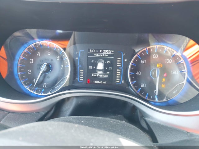 45150439 :رقم المزاد ، 2C4RC1BG3JR175543 vin ، 2018 Chrysler Pacifica Touring L مزاد بيع