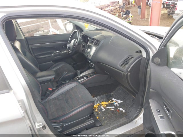 JA4AR3AW2JZ036388 Mitsubishi Outlander Sport 2.4 Se