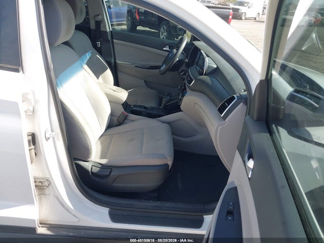 KM8J2CA48KU876047 Hyundai TUCSON SE