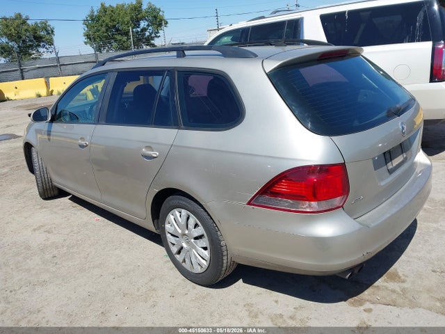 45150633 :رقم المزاد ، 3VWPP7AJ0DM646634 vin ، 2013 Volkswagen Jetta Sportwagen 2.5l S مزاد بيع