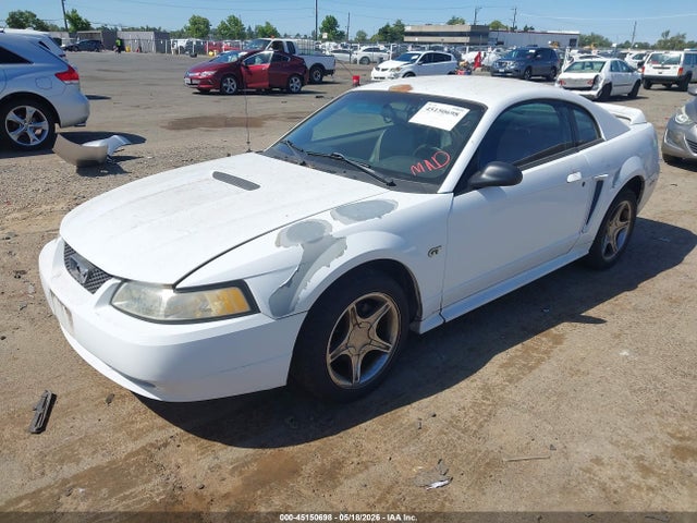 45150698 :رقم المزاد ، 1FAFP42X9YF310816 vin ، 2000 Ford Mustang Gt مزاد بيع
