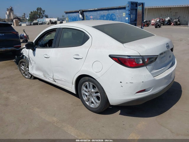 45150724 :رقم المزاد ، 3MYDLBZVXGY115581 vin ، 2016 Scion Ia مزاد بيع