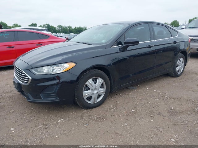 Ford FUSION S 2019 3FA6P0G79KR133373 Image 2