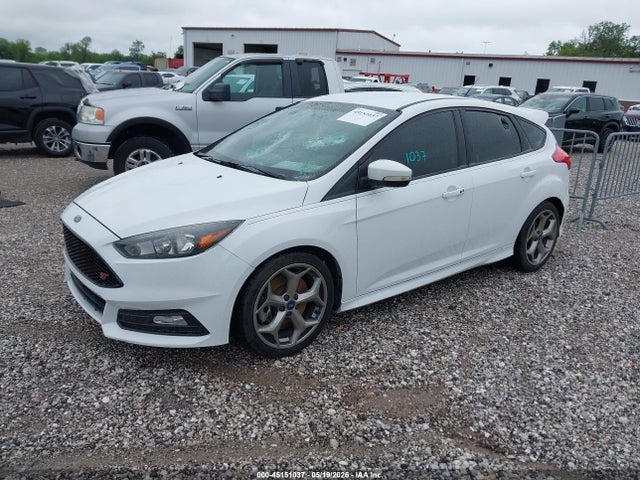 Ford FOCUS ST 2016 1FADP3L98GL243238 Image 2