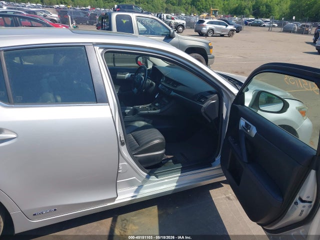 45151103 :رقم المزاد ، JTHKD5BH3B2019595 vin ، 2011 Lexus Ct 200h Premium مزاد بيع