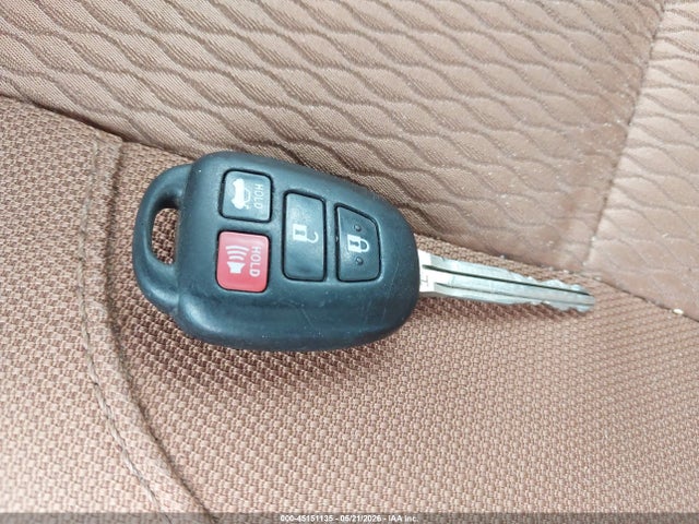 2016 Toyota Corolla Le მანქანა იყიდება აუქციონზე, vin: 2T1BURHE0GC637939, აუქციონის ნომერი: 45151135