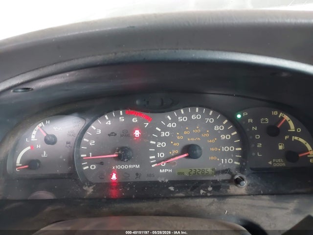 Продаж на аукціоні авто 2002 Toyota Sequoia Sr5 V8, vin: 5TDZT34A82S058814, номер лоту: 45151197