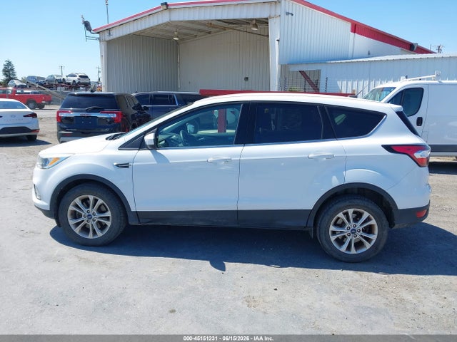 Продажа на аукционе авто 2017 Ford Escape Se, vin: 1FMCU9GD4HUA41309, номер лота: 45151231