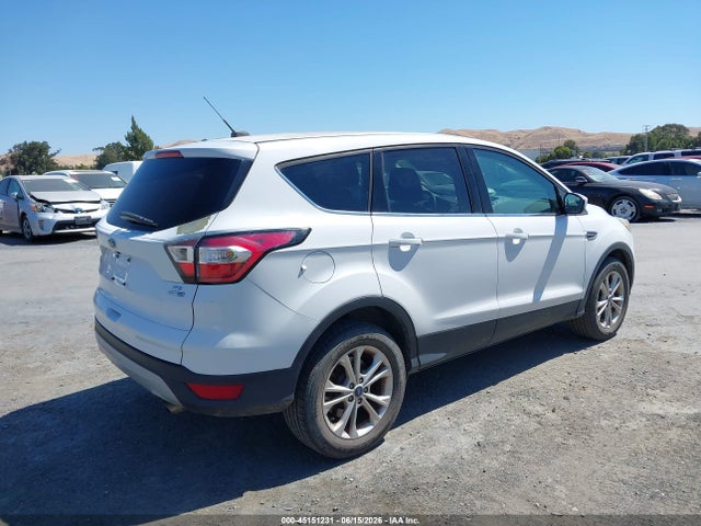 Продажа на аукционе авто 2017 Ford Escape Se, vin: 1FMCU9GD4HUA41309, номер лота: 45151231