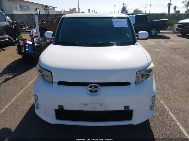 Scion Xb 686 Parklan Edition 2015 JTLZE4FE5FJ069633 Image 12