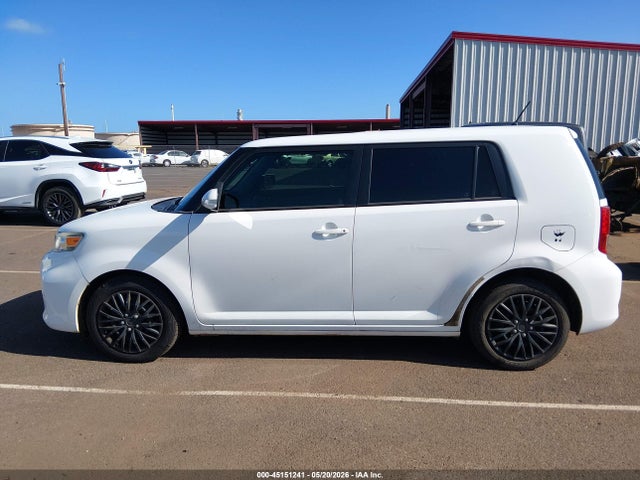 Scion Xb 686 Parklan Edition 2015 JTLZE4FE5FJ069633 Image 14