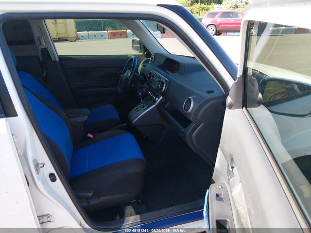 Scion Xb 686 Parklan Edition 2015 JTLZE4FE5FJ069633 Image 5