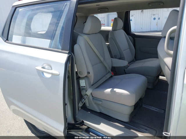Продаж на аукціоні авто 2018 Kia Sedona L, vin: KNDMA5C14J6376442, номер лоту: 45151259