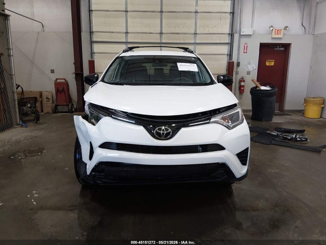 JTMBFREV9JJ255032 Toyota RAV4 LE