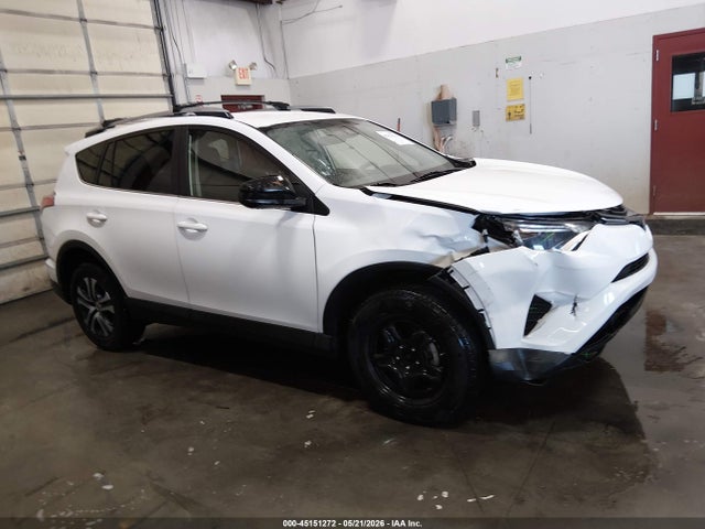 JTMBFREV9JJ255032 Toyota RAV4 LE