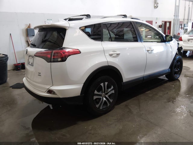 JTMBFREV9JJ255032 Toyota RAV4 LE