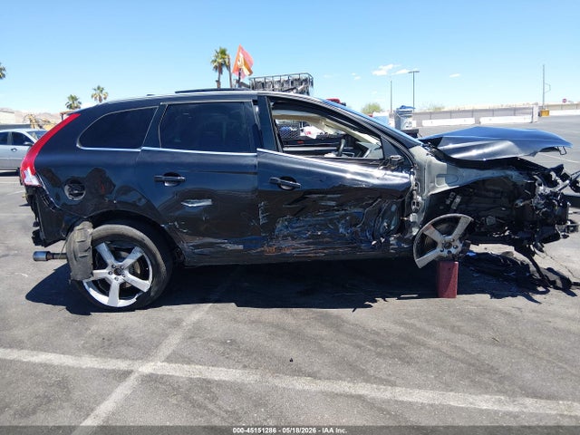 2011 Volvo Xc60 T6/t6 R-design მანქანა იყიდება აუქციონზე, vin: YV4902DZ4B2140570, აუქციონის ნომერი: 45151286
