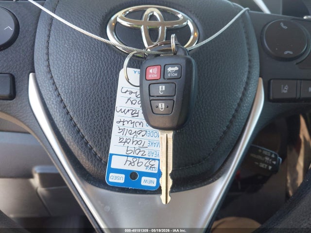 5YFBURHE4KP884700 Toyota COROLLA LE
