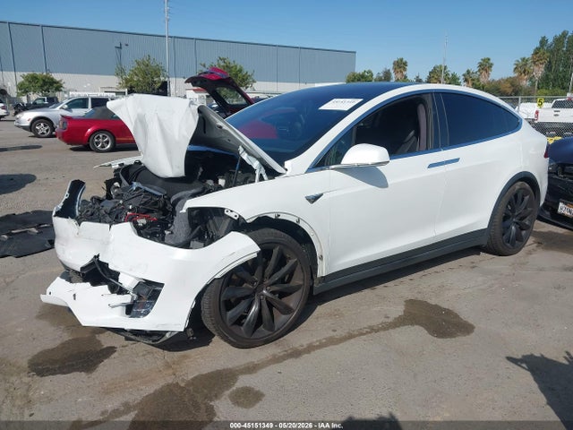 Tesla MODEL X 2019 5YJXCDE24KF185181 Image 2