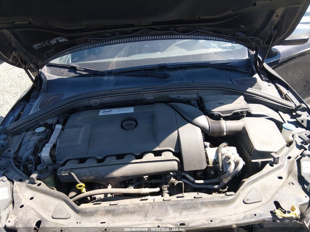 YV4902DZ7E2554267 Volvo Xc60 T6 R-design Platinum