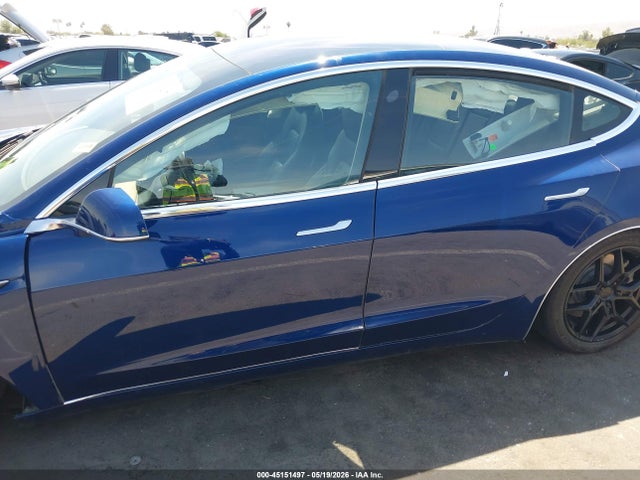 Продажа на аукционе авто 2018 Tesla Model 3 Long Range/mid Range, vin: 5YJ3E1EA5JF034220, номер лота: 45151497