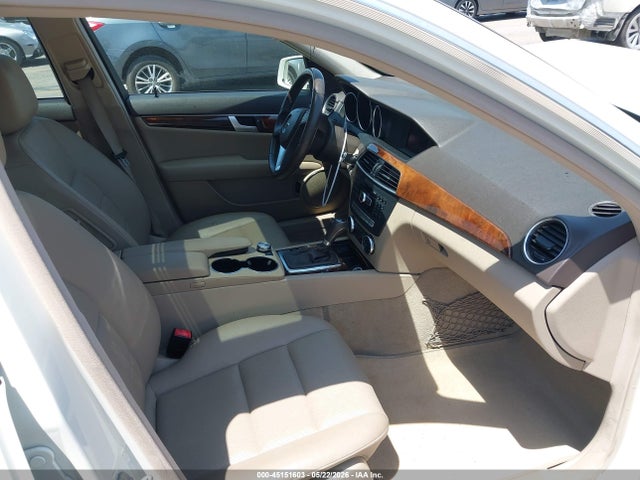 45151603 :رقم المزاد ، WDDGF4HBXCA681962 vin ، 2012 Mercedes-benz C 250 Luxury/sport مزاد بيع
