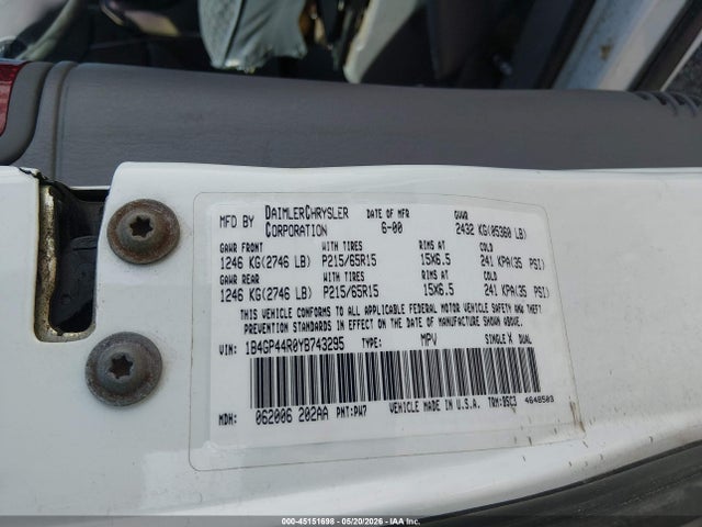 45151698 :رقم المزاد ، 1B4GP44R0YB743295 vin ، 2000 Dodge Grand Caravan Se مزاد بيع