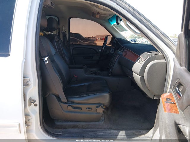 2011 Gmc Yukon Xl 1500 Slt მანქანა იყიდება აუქციონზე, vin: 1GKS2KE33BR108133, აუქციონის ნომერი: 45151819