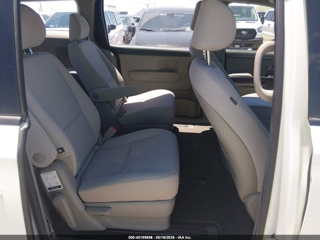 45151856 :رقم المزاد ، KNDMA5C19J6404932 vin ، 2018 Kia Sedona L مزاد بيع