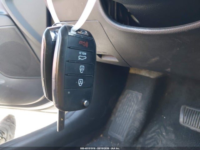 2019 Kia Rio S მანქანა იყიდება აუქციონზე, vin: 3KPA24AB2KE178329, აუქციონის ნომერი: 45151916