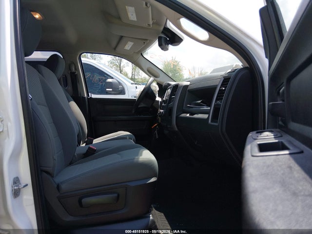 Продаж на аукціоні авто 2018 Ram 1500 Express  4x4 6'4 Box, vin: 1C6RR7FG6JS260491, номер лоту: 45151925