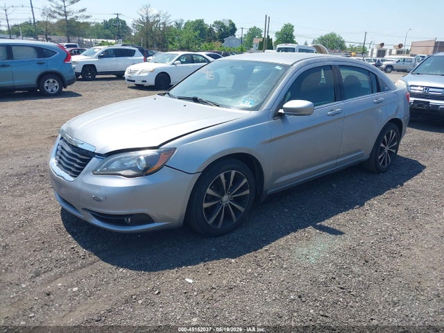 2013 Chrysler 200 Limited მანქანა იყიდება აუქციონზე, vin: 1C3CCBCGXDN510491, აუქციონის ნომერი: 45152037