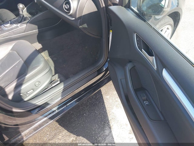 45152055 :رقم المزاد ، WAUCCGFF9F1027139 vin ، 2015 Audi A3 1.8t Premium مزاد بيع