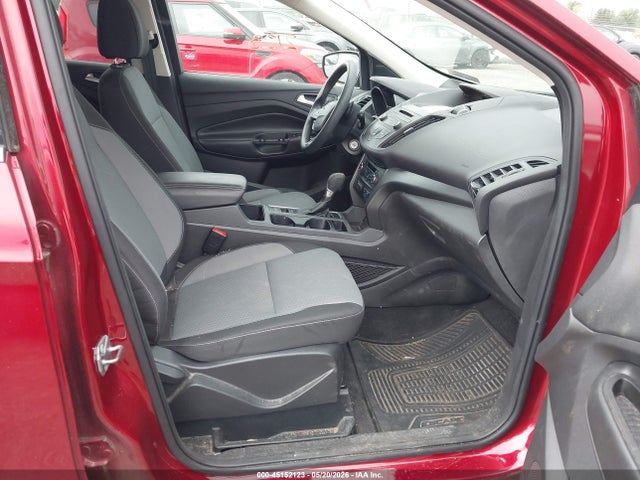45152123 :رقم المزاد ، 1FMCU0GD1HUD90536 vin ، 2017 Ford Escape Se مزاد بيع