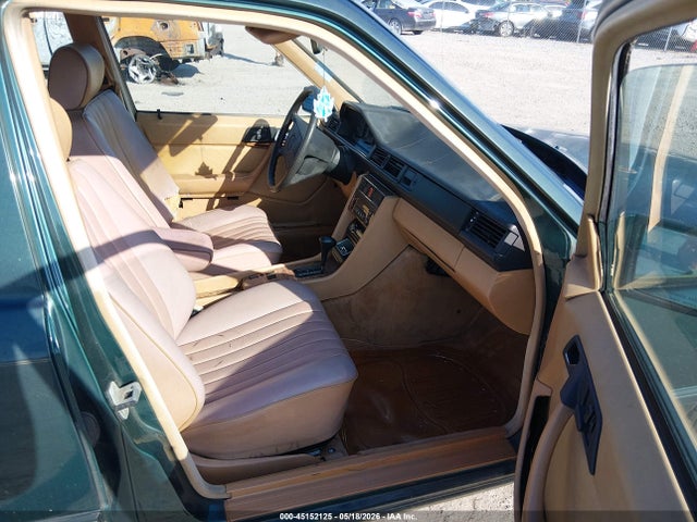 45152125 :رقم المزاد ، WDBEB33D6HA413786 vin ، 1987 Mercedes-benz 300 Dt مزاد بيع