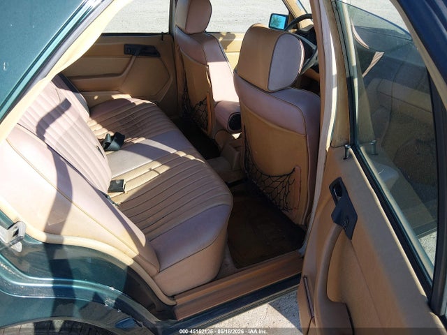 45152125 :رقم المزاد ، WDBEB33D6HA413786 vin ، 1987 Mercedes-benz 300 Dt مزاد بيع