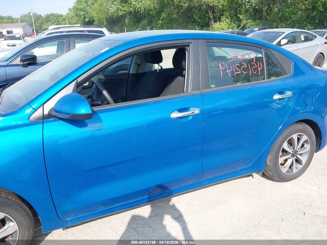 2022 Kia Rio S მანქანა იყიდება აუქციონზე, vin: 3KPA24AD9NE442393, აუქციონის ნომერი: 45152149