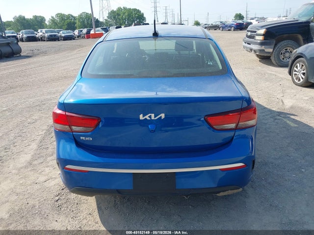 2022 Kia Rio S მანქანა იყიდება აუქციონზე, vin: 3KPA24AD9NE442393, აუქციონის ნომერი: 45152149