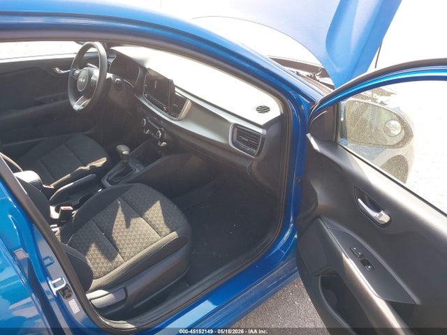 2022 Kia Rio S მანქანა იყიდება აუქციონზე, vin: 3KPA24AD9NE442393, აუქციონის ნომერი: 45152149