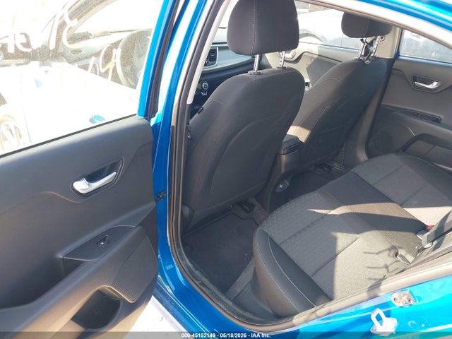 2022 Kia Rio S მანქანა იყიდება აუქციონზე, vin: 3KPA24AD9NE442393, აუქციონის ნომერი: 45152149