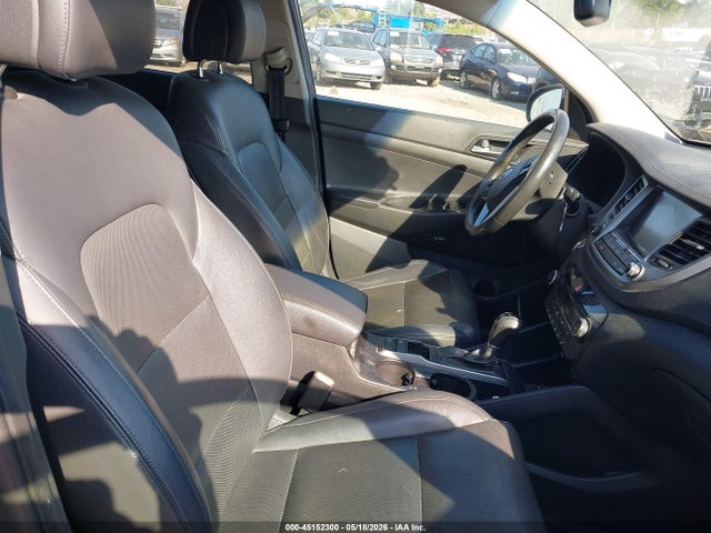 KM8J33A44HU417152 Hyundai Tucson Se Plus