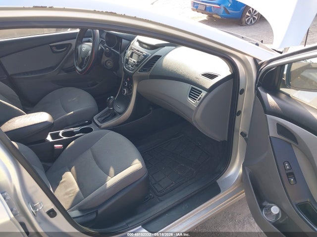 45152332 :رقم المزاد ، 5NPDH4AEXGH755052 vin ، 2016 Hyundai Elantra Se مزاد بيع