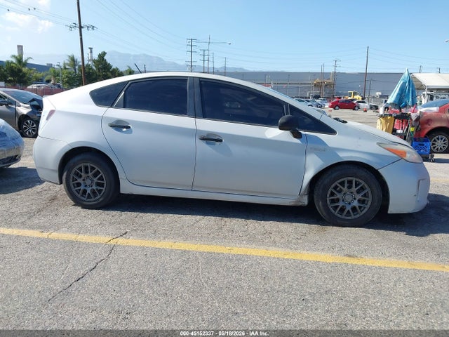 JTDKN3DU0F0413540 Toyota Prius Three