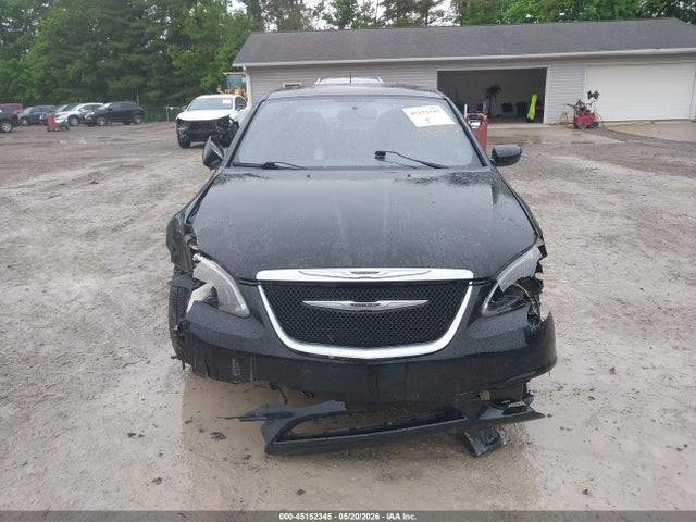 45152345 :رقم المزاد ، 1C3CCBCG3EN164415 vin ، 2014 Chrysler 200 Limited مزاد بيع
