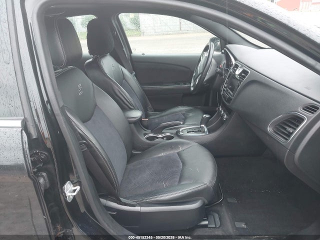 45152345 :رقم المزاد ، 1C3CCBCG3EN164415 vin ، 2014 Chrysler 200 Limited مزاد بيع