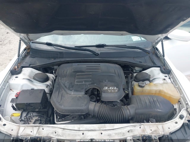 2015 Chrysler 300 Limited მანქანა იყიდება აუქციონზე, vin: 2C3CCARG5FH760783, აუქციონის ნომერი: 45152414